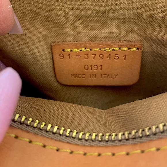 GONE! Etro Milano Crossbody - no longer available - Picture 5 of 17